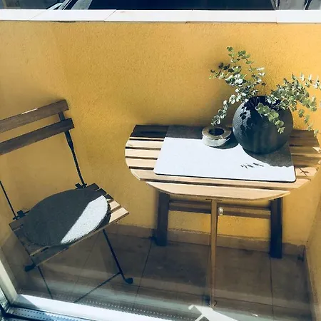 Apartament Bright 1bd Flat With Balcony In Center By Flat Mаnager *