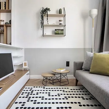 Bright 1bd Flat With Balcony In Center By Flat Mаnager